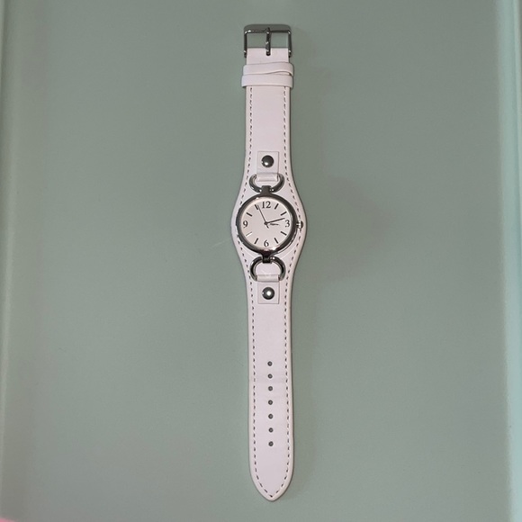 NEW white watch - Picture 1 of 3